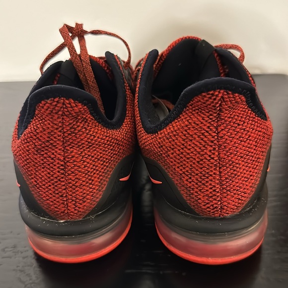 Nike Air Max - Picture 2 of 4